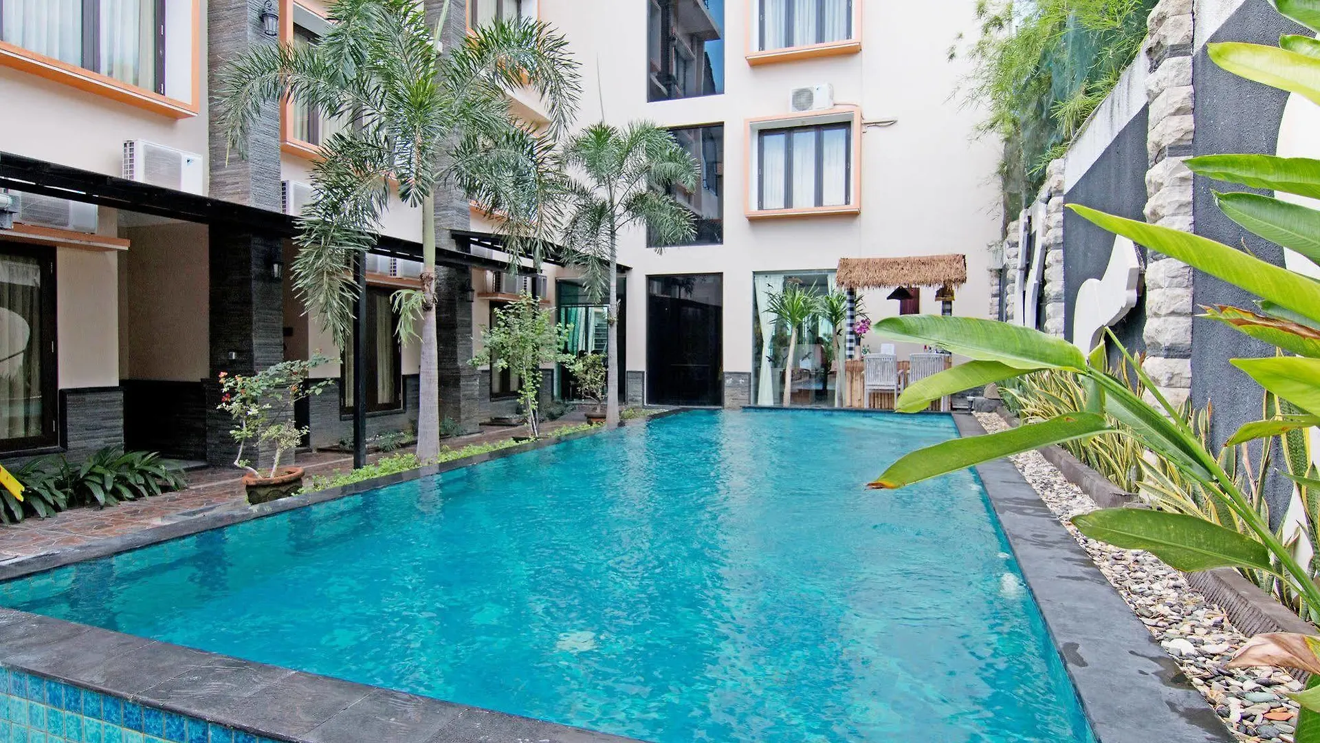 Zen Rooms Shri Laksmi Seminyak 3*,